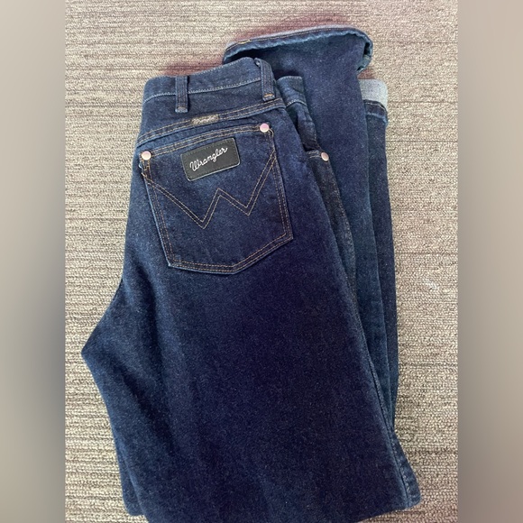 Dark Wash Cowboy Cut Wrangers - Picture 1 of 4